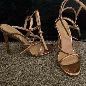 Some pinkish cute heels.